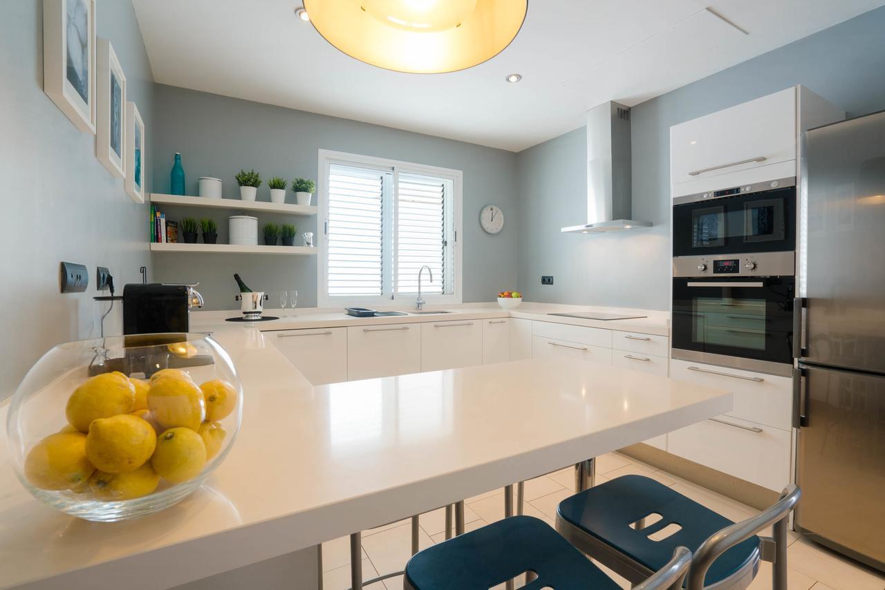 Villa Dedalos - A Luxury Large Villa With A Heated Pool In Пуэрто-Калеро Экстерьер фото